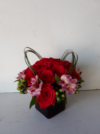 Heart shaped Roses   Cube vase
