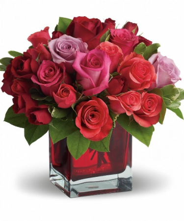 Roses Modern Vase Arrangement