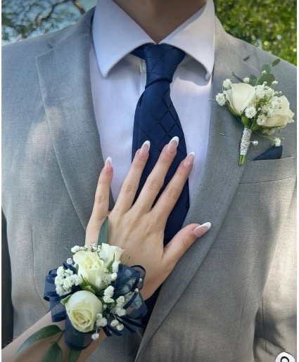 Roses set for prom