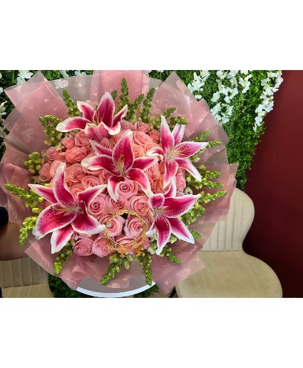 Roses With Lillies Bouquet