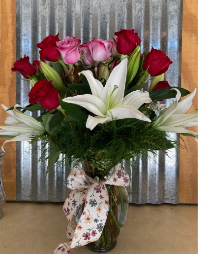 Roses with Lillies fresh arrangement