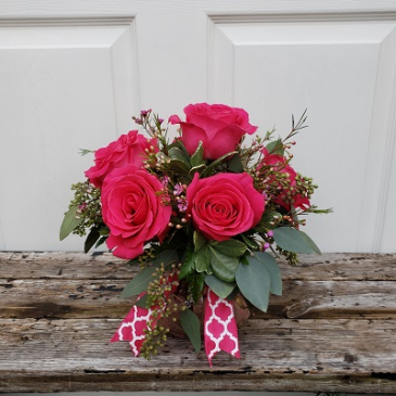 Rosey Romance Pink Half Dozen Roses