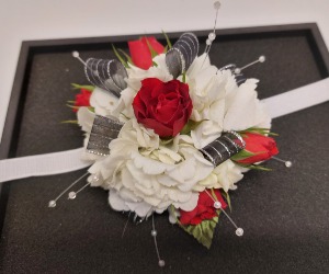 Rosy corsage