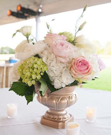 Royally Golden Centerpiece in Los Angeles, CA | Green Rose Flowers