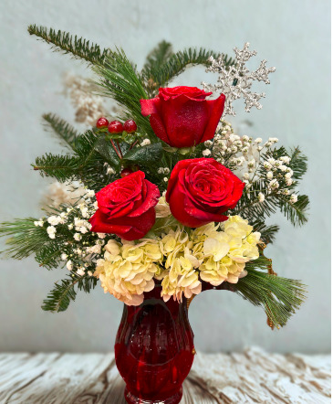 Rudolph's Roses Holiday in Vermillion, SD | Pied Piper Vermillion Flowers & Gifts