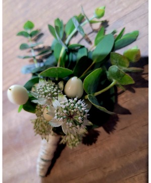 rustic boutonniere 