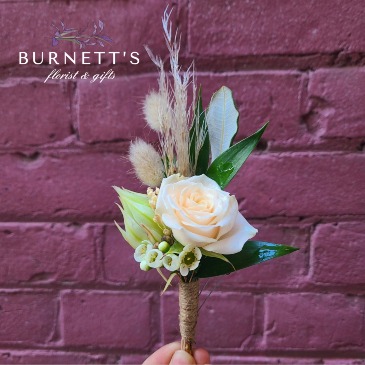 Rustic Blush Boutonnière Flowers To Wear in Kelowna, BC | Burnett's Florist