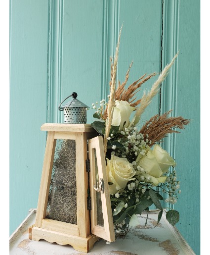 RUSTIC LANTERN FLOWER ARRANGEMENT