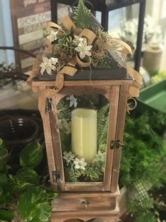 Rustic lantern with storage drawer Silk