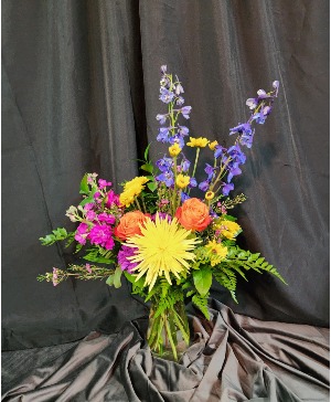 Ryhlei Petite Vase of Flowers