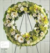 S18-4050 White Green Mix  Round Wreath Easel