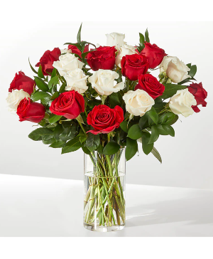 Santa Baby Rose Bouquet Flower Arrangement