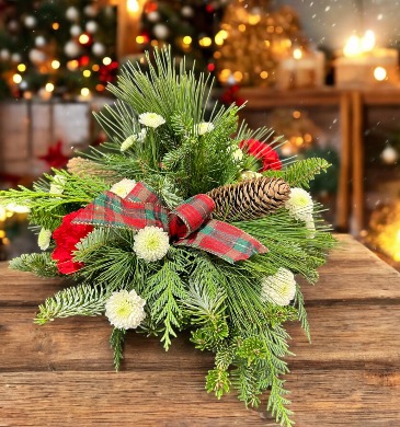 Santa Centerpiece  in Yankton, SD | Pied Piper Flowers & Gifts