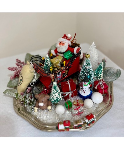 Santa Sleigh Scene Keepsake Holiday Gift