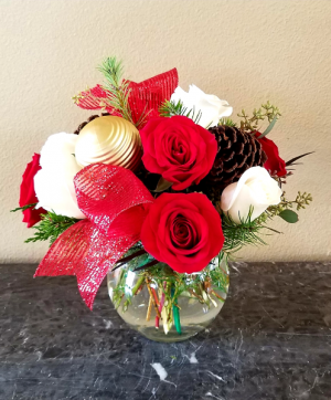 Santa's Center Piece Only at Mom & Pops Flower Shop