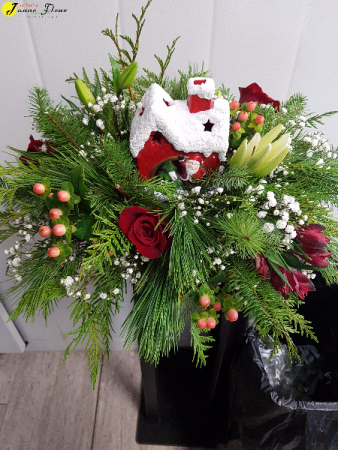 X-Mas-Santa's North Pole Crib Centerpiece SOLD OUT!