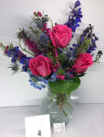 Sapphire Skies Vase With Swarovski Crystal Necklace
