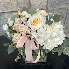 Simply Chic  in Highland, UT | Painted Daisy Florist