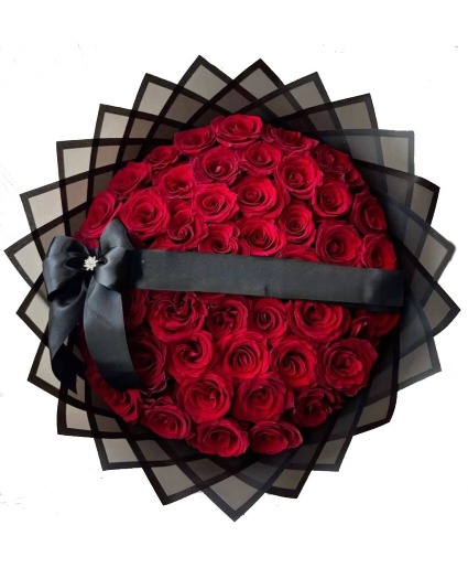 Scarlet Embrace Rose Bouquet
