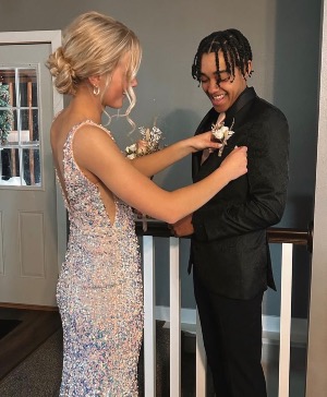 Easy-Pin Boutonnière  