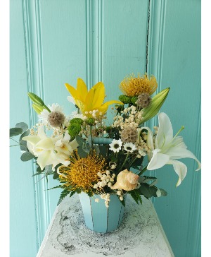 SEASIDE COLLECTION TROPICAL FLOWER ARRANGEMENT