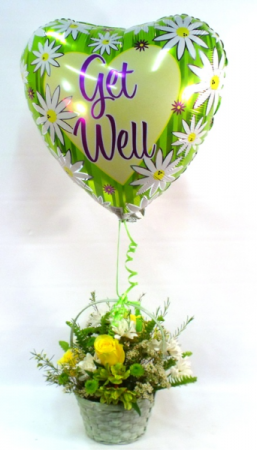 Seasonal Basket with Balloon in Indialantic, FL | Roses Are Red Seasonal Basket with Balloon in Indialantic, FL | Roses Are Red