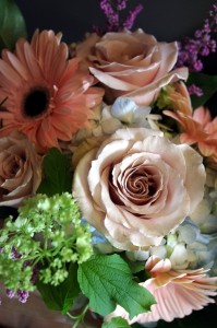 Seasonal Garden Mix Handtied Bouquet in Toronto, ON | BOTANY FLORAL STUDIO Seasonal Garden Mix Handtied Bouquet in Toronto, ON | BOTANY FLORAL STUDIO