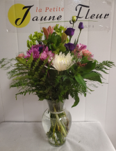 Gen-Seasonal Mix colors & flowers as available in a mixed bouquet