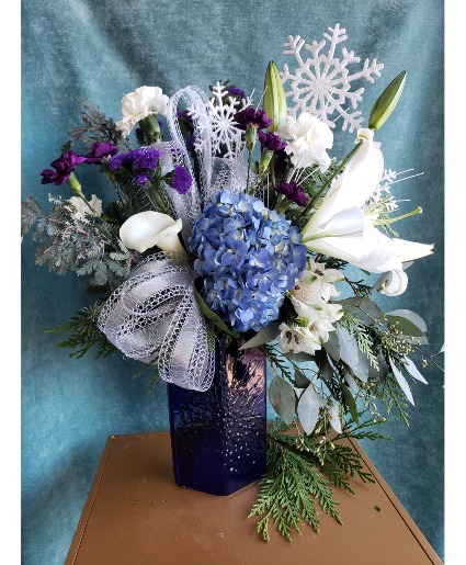 SEASONS GREETINGS CHRISTMAS ARRANGEMENT