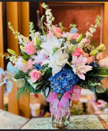 Sentimental Vase   in Ozone Park, NY | Heavenly Florist