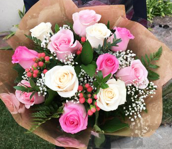 pink roses in 50 cm kraft paper │ /en