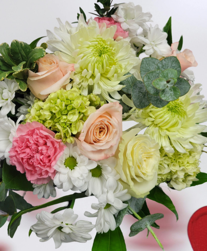 Sharing your Joy GBN cut flower Handtied Bouquet