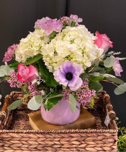 Sharon Fresh Flower arrangement