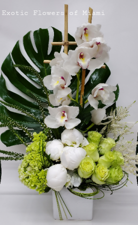 Shavout vase Arrangement