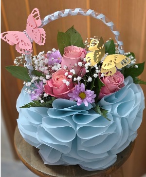 She's Pretty Sassy Pink Roses Floral Mix 