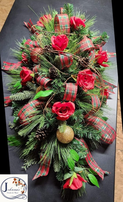 Silk Grapevine Christmas Centerpiece 