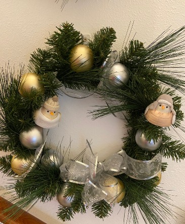 silver and gold 1only handmade wreath share the holiday spirt with this cute gift in Renton, WA | Alicia's Wonderland II