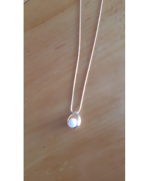 Silver necklace with pearl inset One size fits all