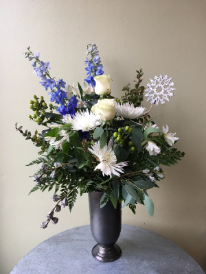 Silver Noel in La Grande, OR | FITZGERALD FLOWERS Silver Noel in La Grande, OR | FITZGERALD FLOWERS