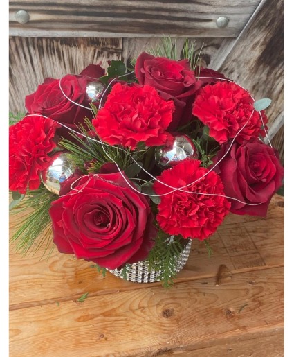 Silver Tidings fresh center piece