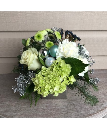 Christmas Arrangement - Gold 