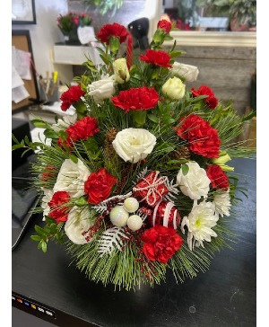 Silver/Gold/Red Metallic Pot Christmas