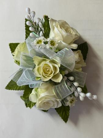 Simple and Classy Corsage