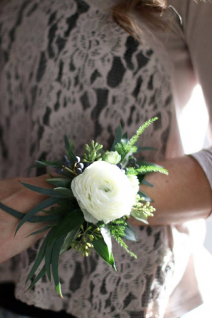 simple elegance in Oakville, ON | ANN'S FLOWER BOUTIQUE-Wedding & Event Florist simple elegance in Oakville, ON | ANN'S FLOWER BOUTIQUE-Wedding & Event Florist