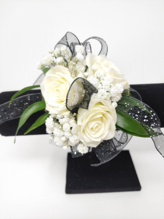 Simple Style in white Wrist Corsage