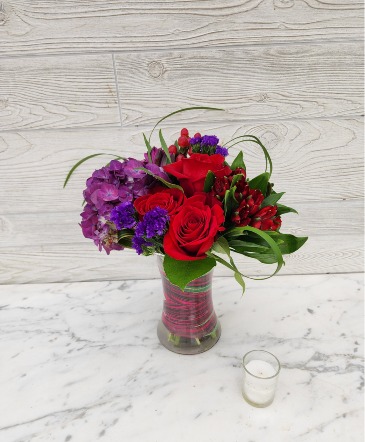 Simply Elegant Jewel Vase arrangement in Evanston, IL | West End Florist & Garden Center