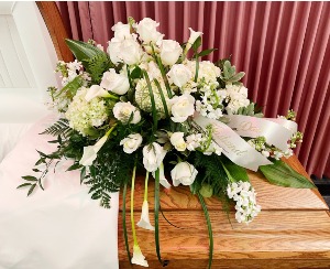 Simply Loving  Casket Spray FD-40