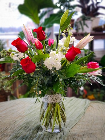Simply Romantic  in Warsaw, IN | ANDERSON FLORIST & GREENHOUSE