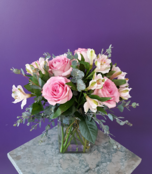 Simply Rosey vase arrangement