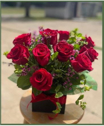 Simply Sophisticated Customer Favorite! in Arlington, TX | Erinn's Creations Florist